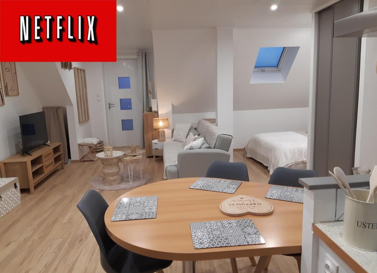 Studio Cosy Spacieux Lumineux Avec Terrasse Vezelois Exterior photo
